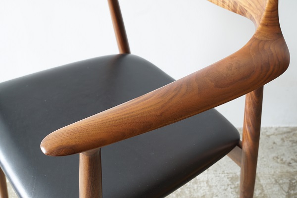 ウォールナット　チェア