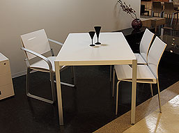 ダイニングテーブル　ナチュラル