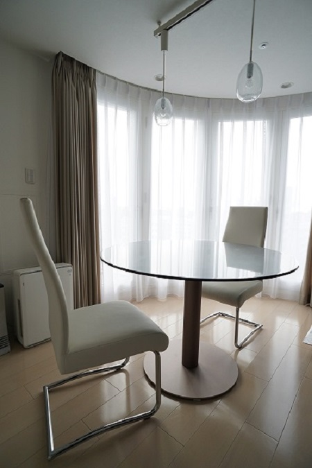 円形ダイニングテーブル