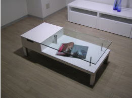 リビングテーブル　白色鏡面仕上げ