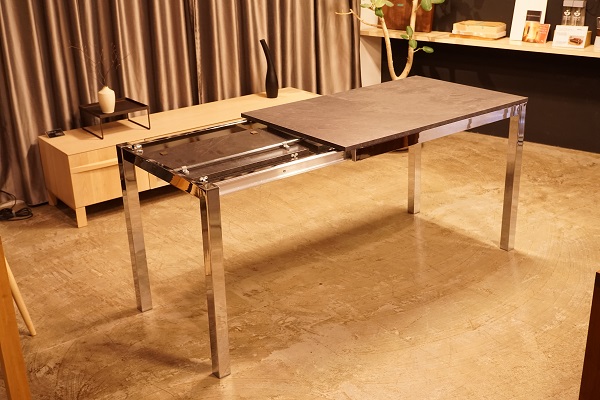 ﾀﾞｲﾆﾝｸﾞﾃｰﾌﾞﾙ　伸長式