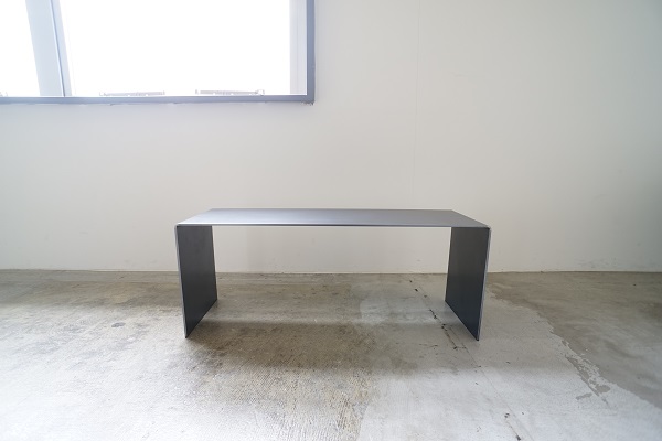 アイアン　テーブル