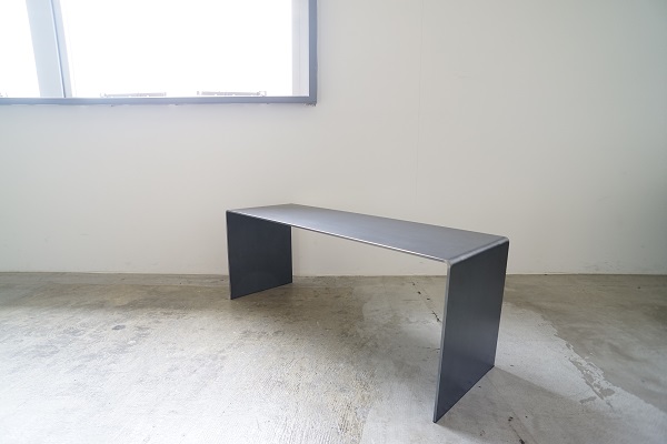 アイアン　テーブル