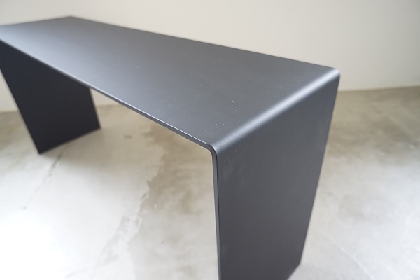 アイアン　テーブル