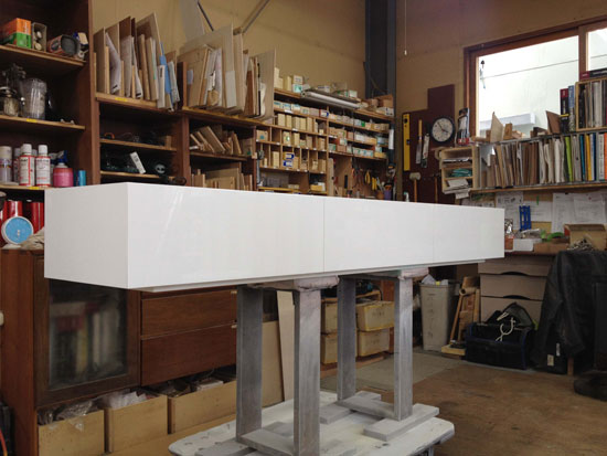 テレビボード　白色鏡面