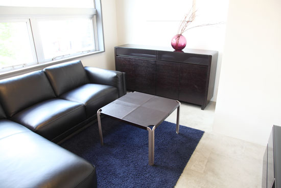 レザーテーブル