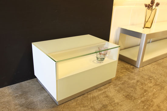 ナイトテーブル　ホワイト