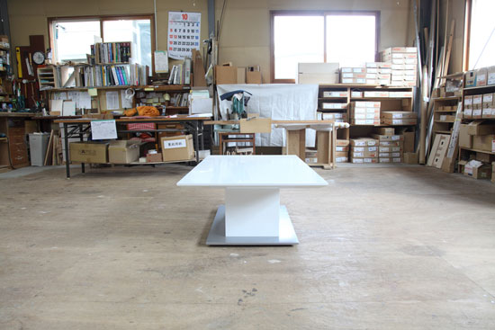 テーブル　一本足