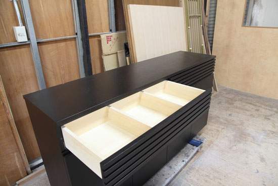 サイドボード　引き出し