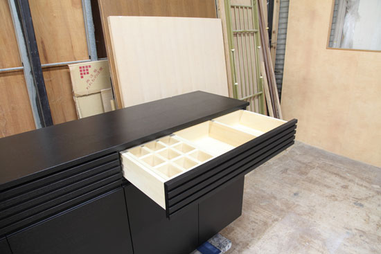 引き出し　トレイ