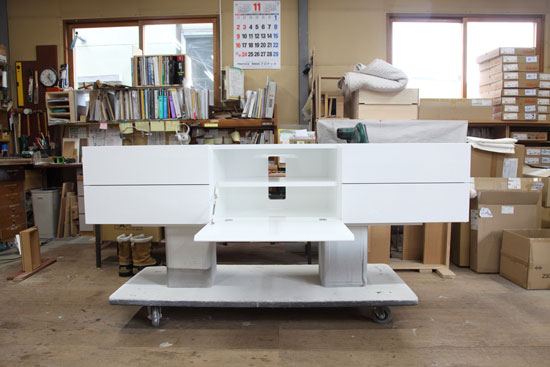 テレビボード　ホワイト鏡面