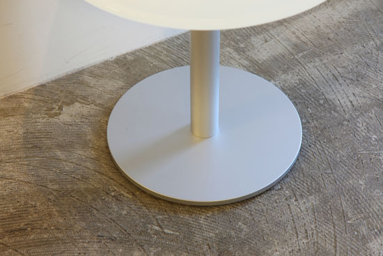 サイドテーブル　モダン