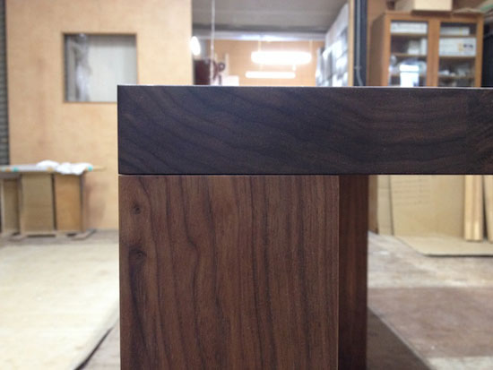 ウォールナット無垢材