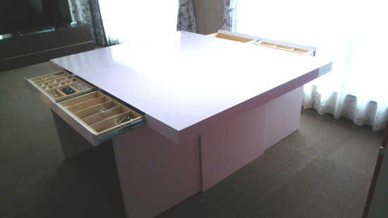 ダイニングテーブル　引出し