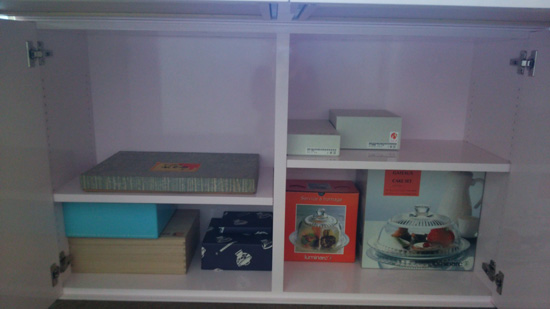 ダイニングテーブル　収納