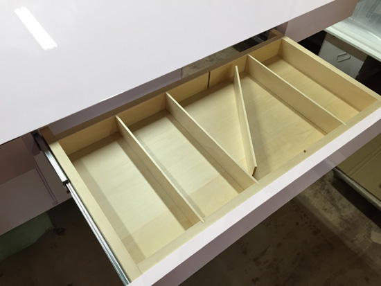 引き出し　間仕切り　可動式