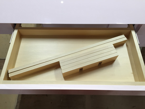 間仕切り　格子状