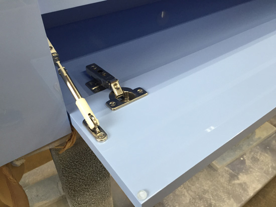 ソフトダウンステー