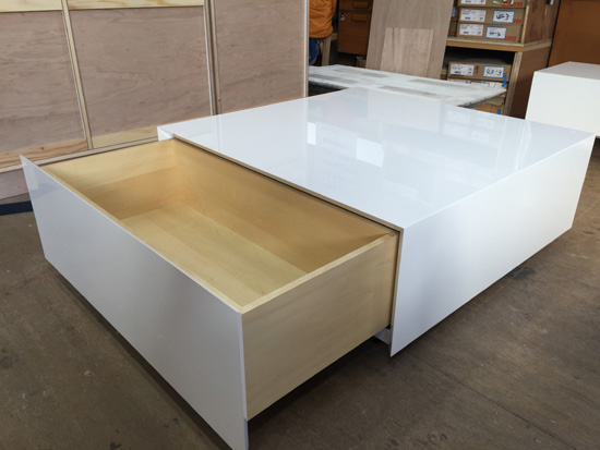 センターテーブル　収納