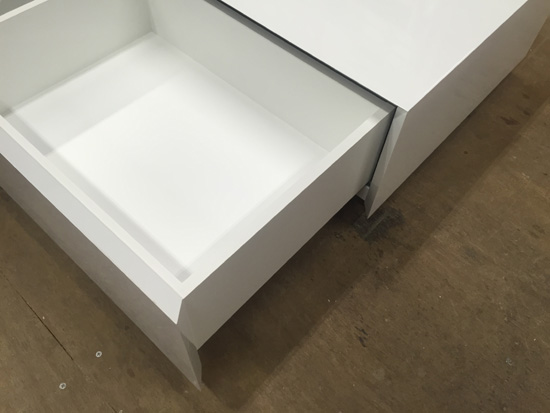 引き出し　ホワイトポリ板仕上げ