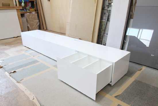 テレビボード　可動式引き出し