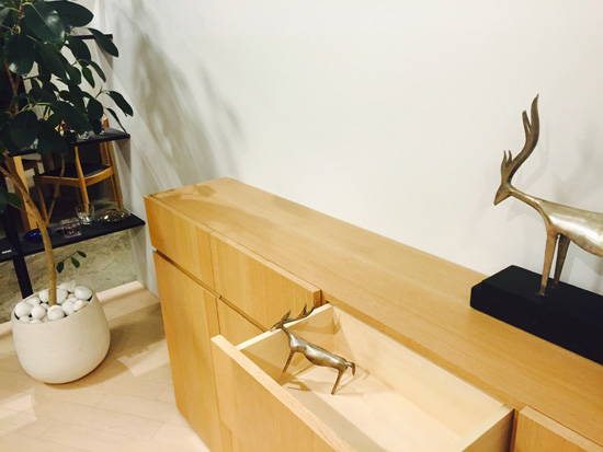 サイドボード　引き出し