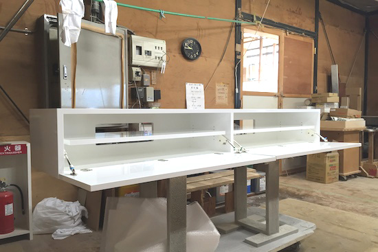 tvボード　白　鏡面