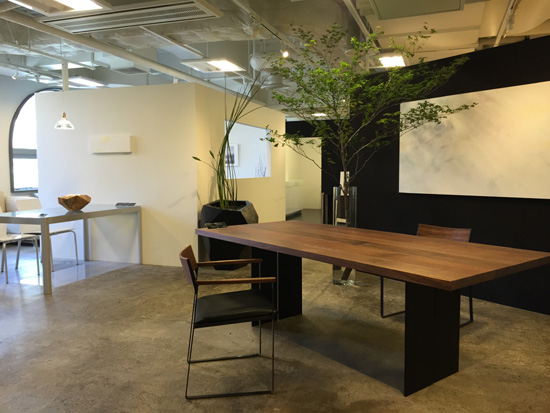 ダイニングテーブル