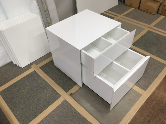 ナイトテーブル　ホワイト