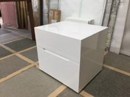 ナイトテーブル　白