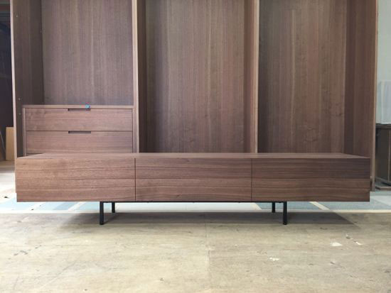 テレビボード　高級