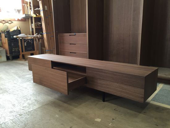 テレビボード　モダン