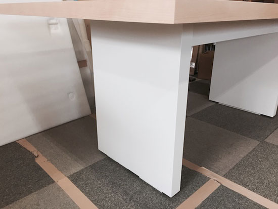 ダイニングテーブル　脚　マットホワイト