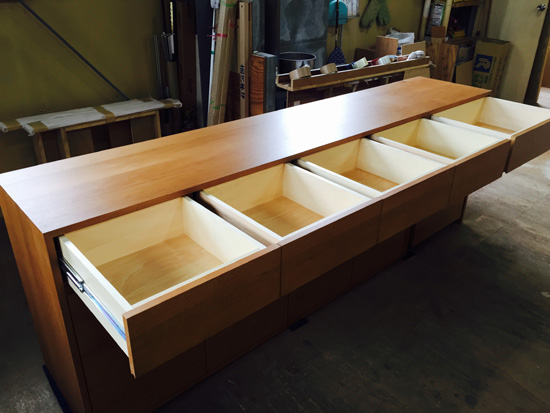 サイドボード　引出