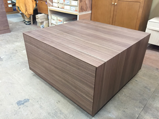 センターテーブル　モダン