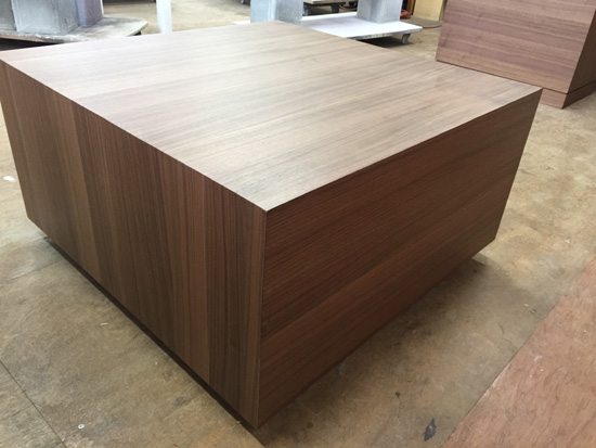 センターテーブル