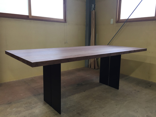 ダイニングテーブル　スチール