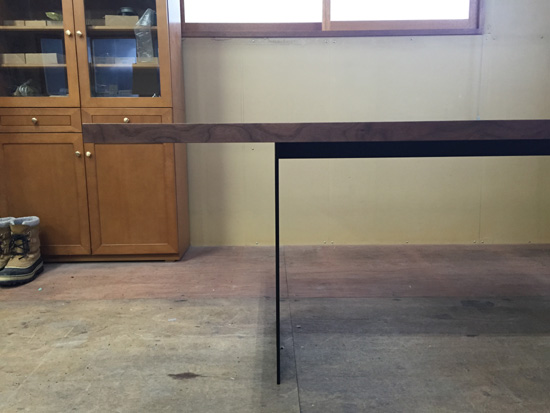 ダイニングテーブル　脚スチール