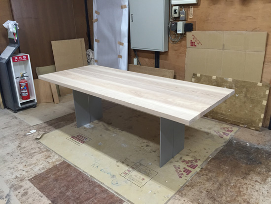 ダイニングテーブル　タモ　無垢材　40mm厚