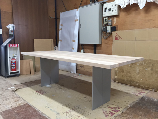 ダイニングテーブル　スチール