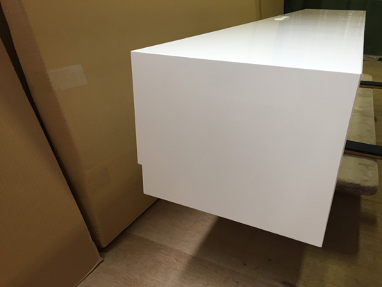 テレビボード　巾木