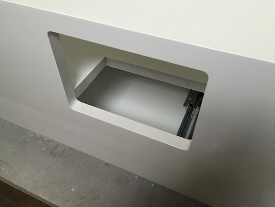 テレビボード　配線用開口