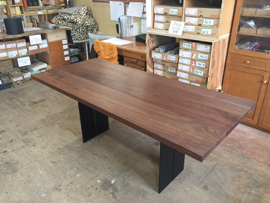 ダイニングテーブル