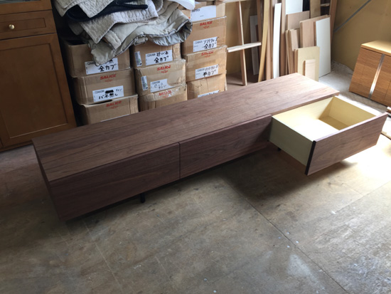 テレビボード　引き出し収納