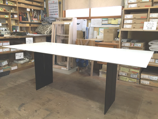 ダイニングテーブル