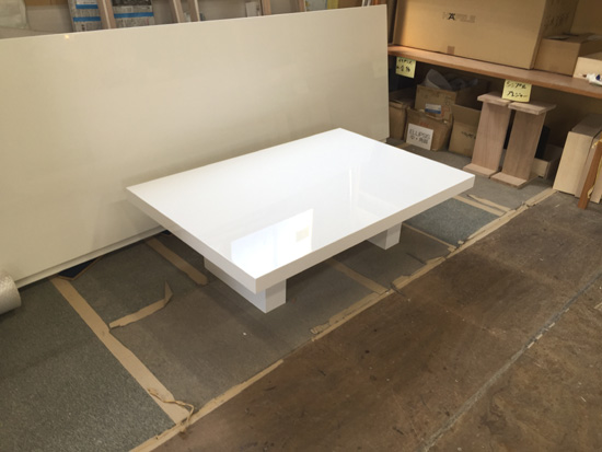 センターテーブル　白