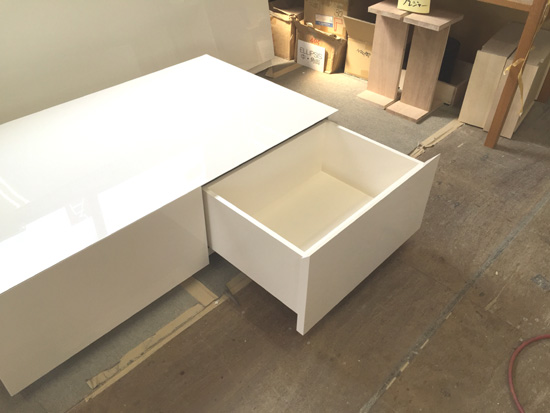 センターテーブル　引き出し