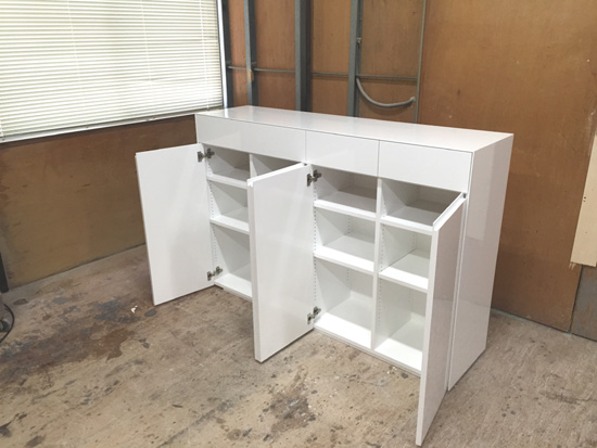 収納家具　シンプル