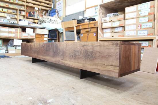 テレビボード　ウォールナット無垢