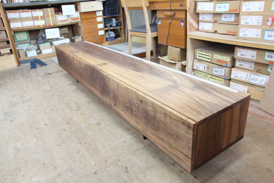 テレビボード　無垢